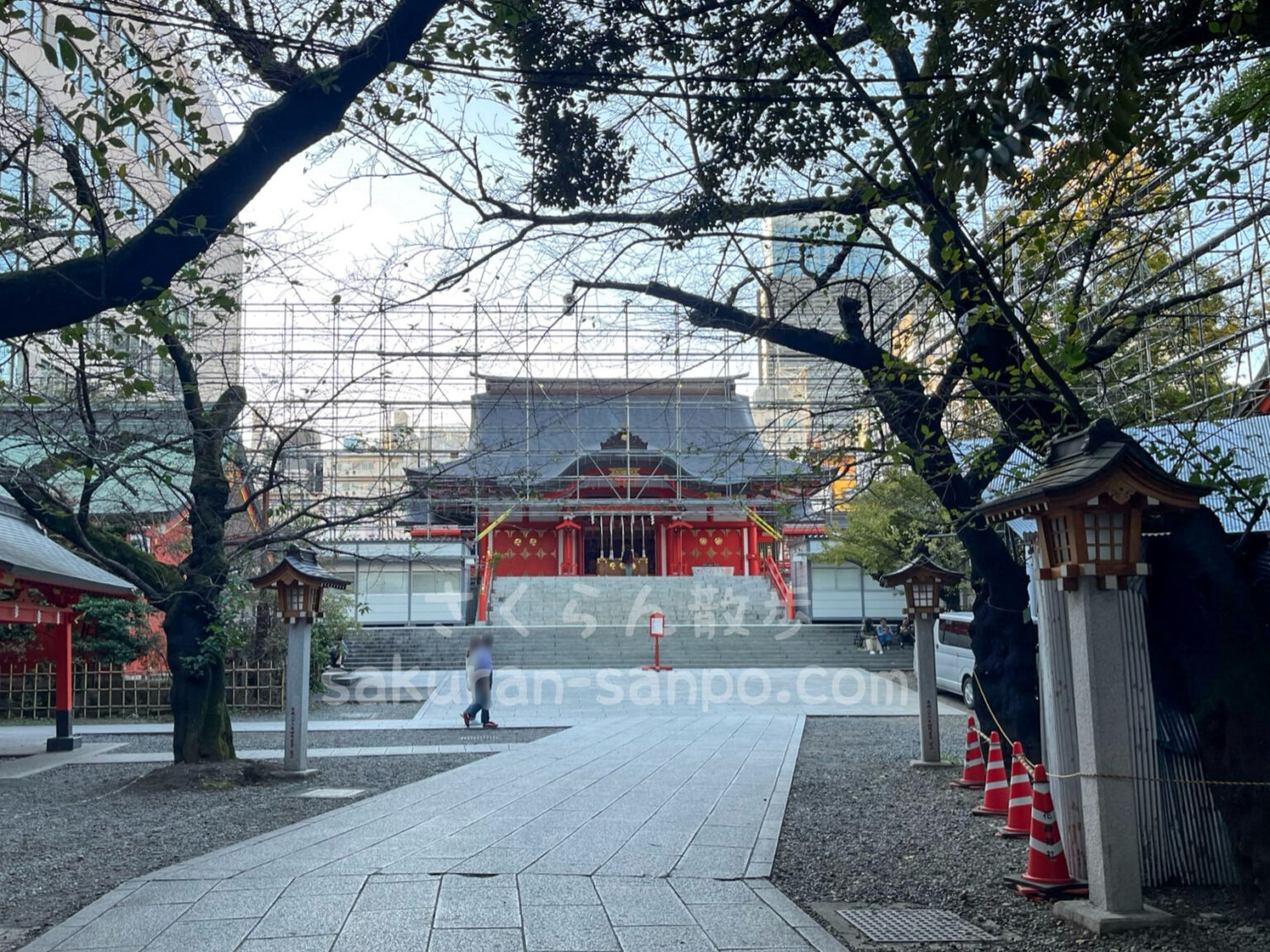 新宿のパワースポット!【花園神社】の歴史やご利益、御朱印・お守り・おみくじの種類や値段を写真付きでご紹介!